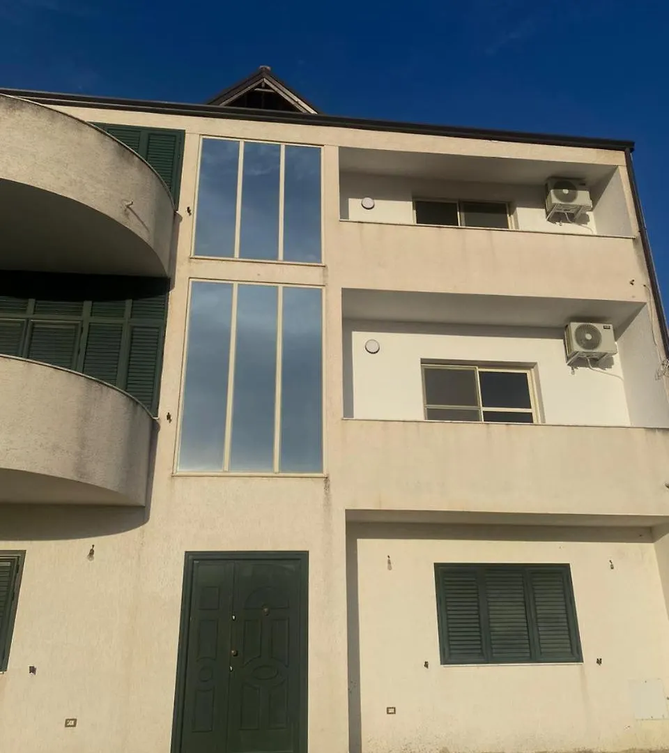 Villa Cepeli Golem  Albania