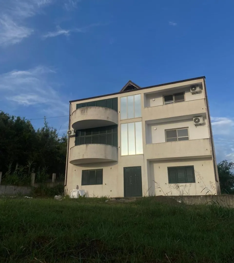 Villa Cepeli Golem  0*, Golem (Tirana) Albania